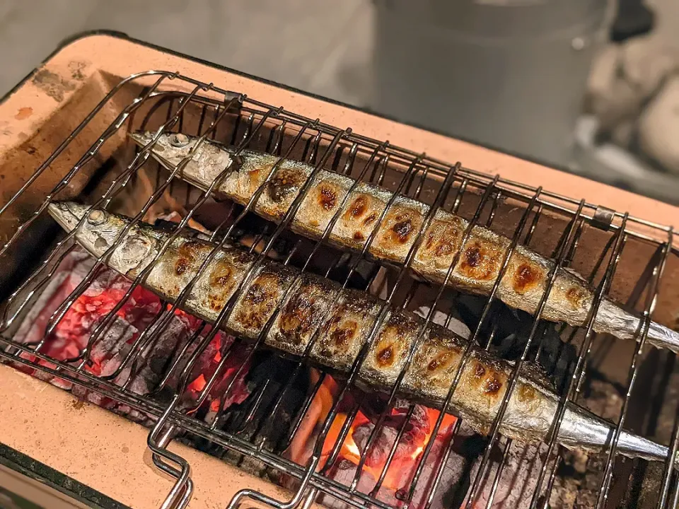 Snapdishの料理写真:七輪で秋刀魚を焼きました😋|walnutさん