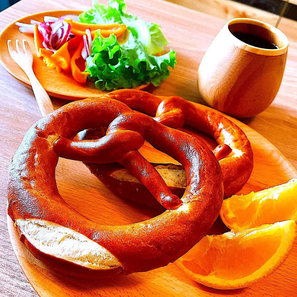 ラヴゲンプレッツェルモーニング🥖🥗☕️|Sの食卓さん