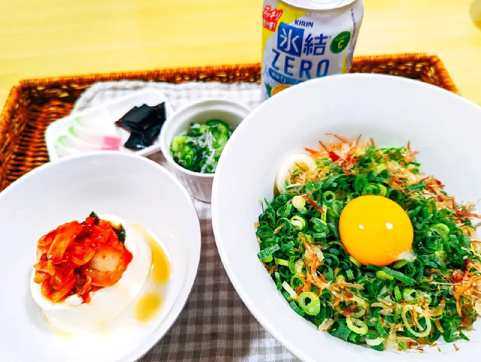 Snapdishの料理写真:ネギまみれぶっかけうどん|shi♡♡さん