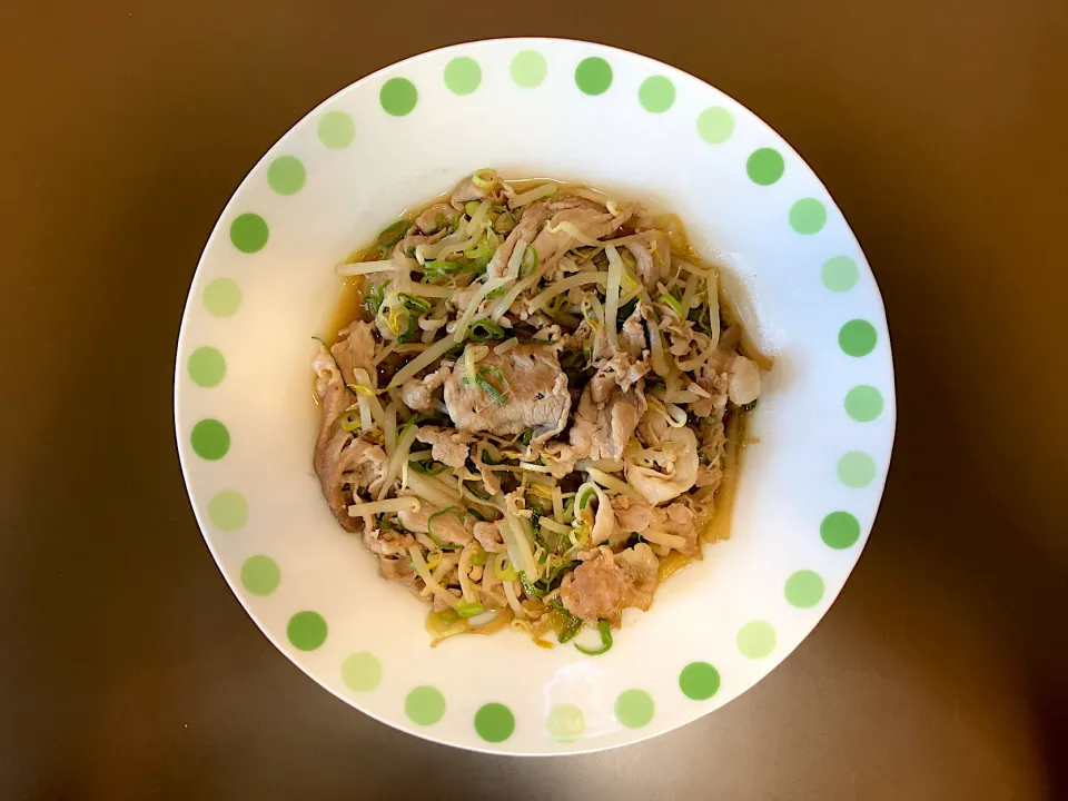 豚肉ロースもやし炒め|ばーさんさん