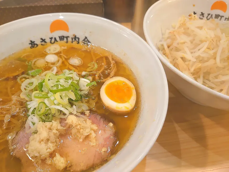 【札幌すみれで13年修業】
あさひ町内会
20年前に恋した味噌ラーメン
 (半玉付き、生姜多め、950円)
＋もやし (別丼 、100円)
@板橋区役所前4分
(赤羽から徒歩50分)
22205|大脇さん