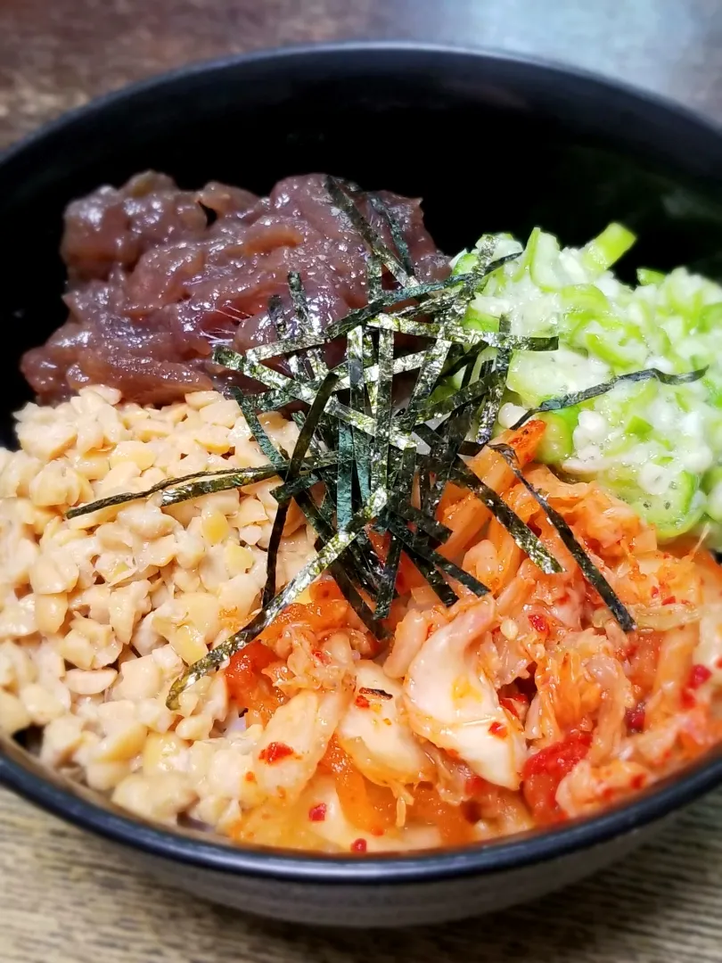 パパ作👨ネバオクラ入りスタミナ丼|ぱんだのままんさん