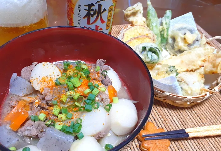 芋煮🍜
天ぷら
　（太刀魚大葉巻き　ししとう
　さつまいも　ささみ　椎茸）|びせんさん