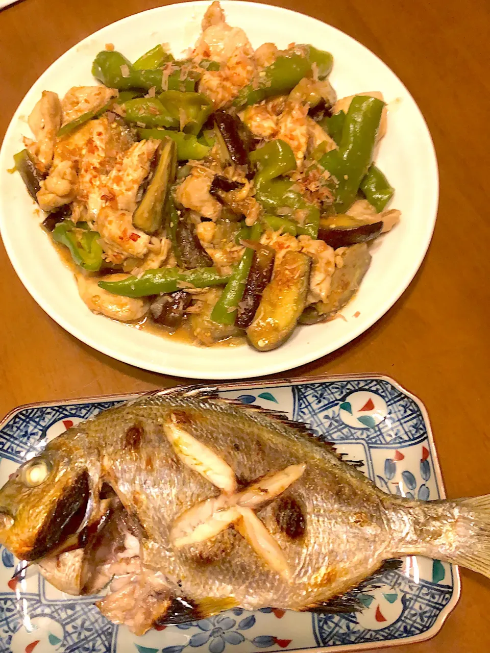 万願寺とうがらしが食べたくて。茄子と鶏胸肉の味ぽん炒め、鰹節パラパラ。|masaさん