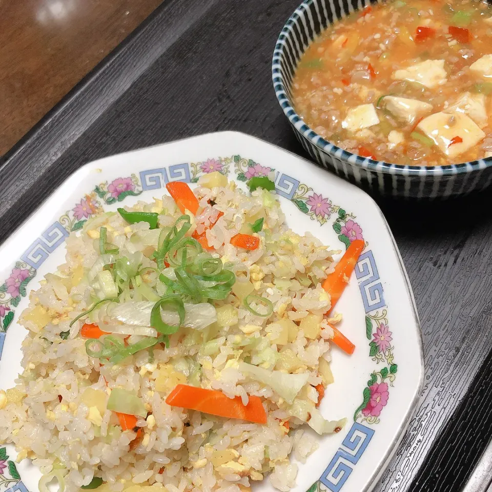 Snapdishの料理写真:野菜炒飯＆麻婆豆腐😊|まちゃさん