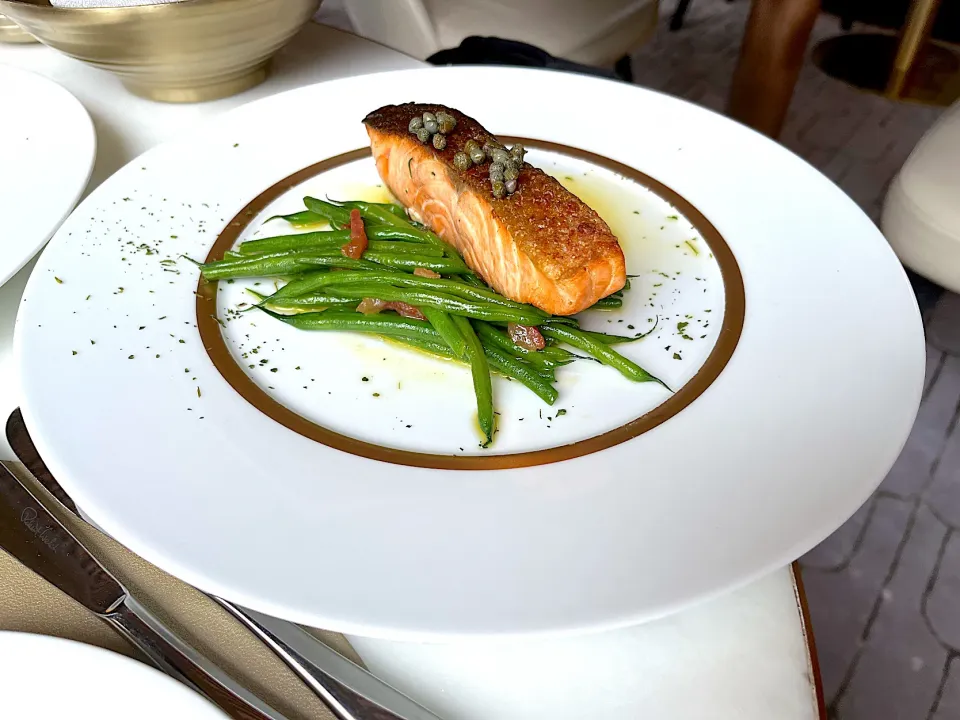 Grilled salmon fillet|skyblueさん