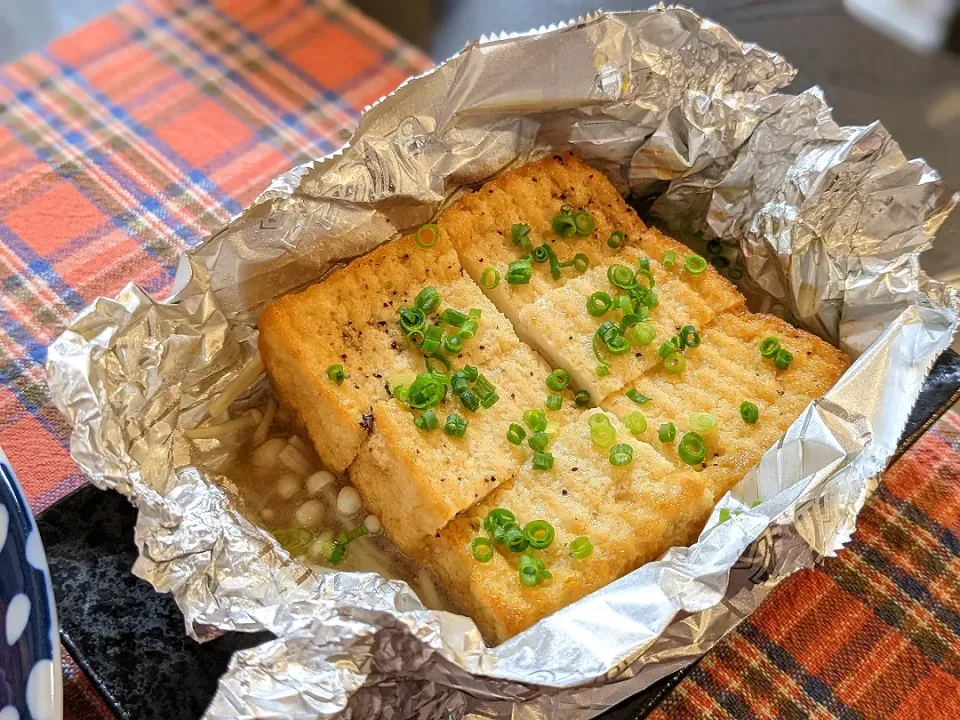 Snapdishの料理写真:厚揚げのえのきクッションホイル焼き✩.*˚|奈津美さん