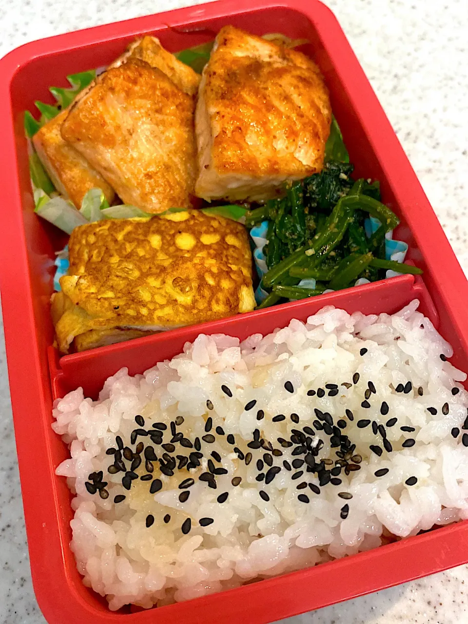 Snapdishの料理写真:鮭のムニエル　弁当|asumamaさん