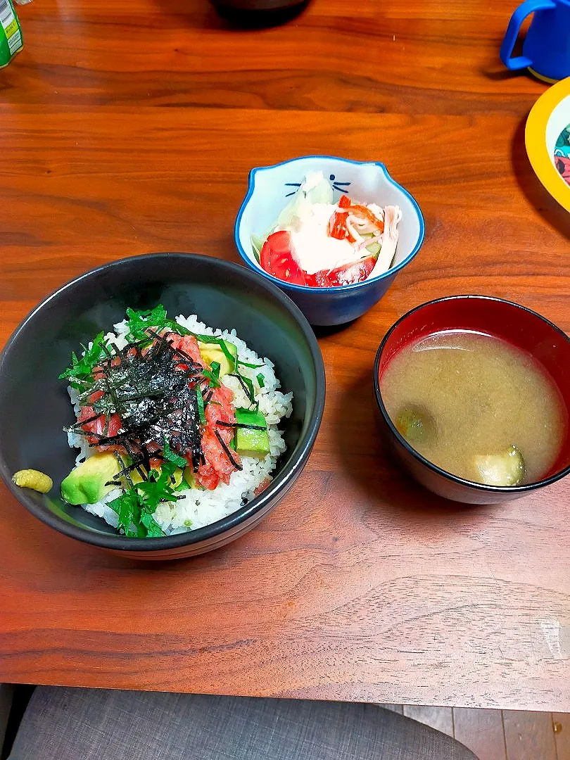 まぐろたたきアボカド丼|ねねパパさん