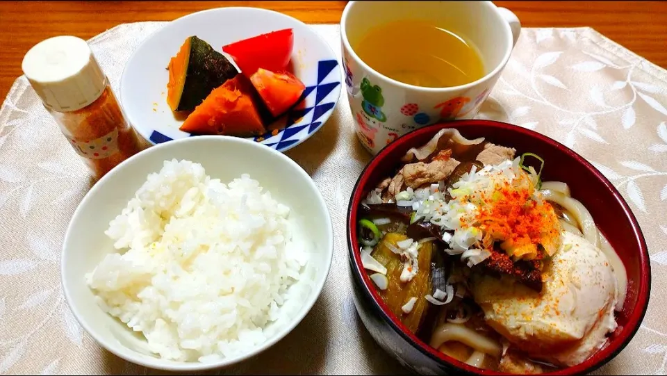 9/26の夕食
茄子と豚肉の煮込みうどん🍜
かぼちゃの煮物
トマト
白米|卯月さん