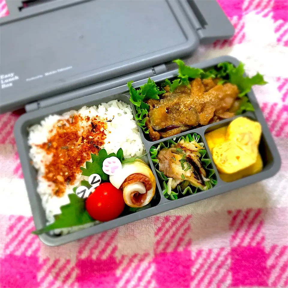 SJK弁当🍱〜豚肉とナスの胡麻味噌炒め・玉子焼き・サワラ🐟・サラミちく|華恋さん