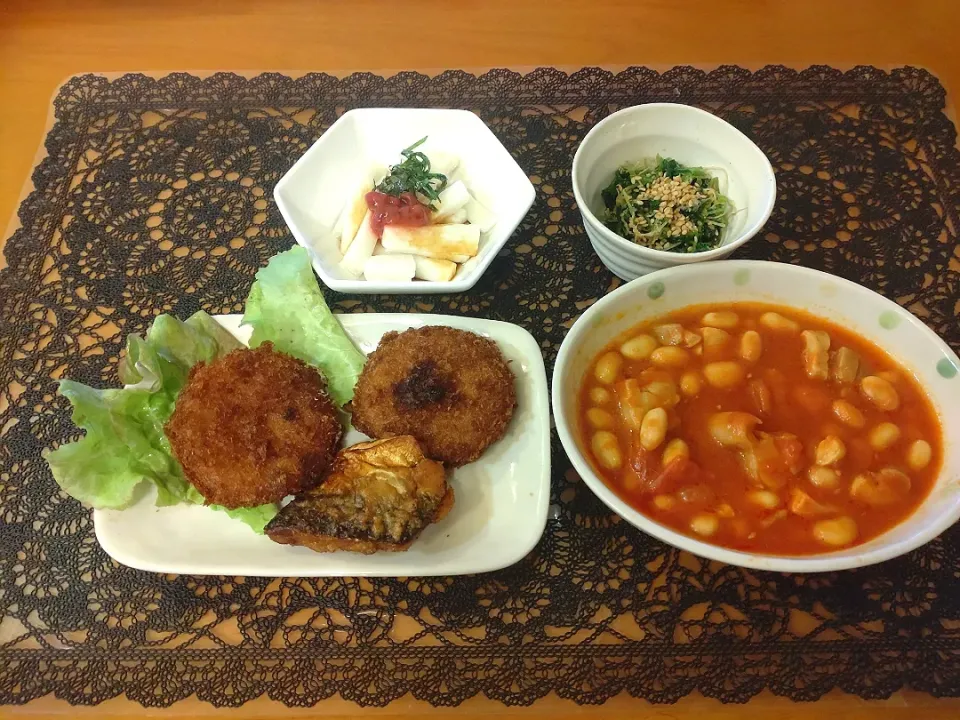 Snapdishの料理写真:☆鶏モモ肉　大豆　トマト煮込み
☆ホタテコロッケ＆サバ竜田揚げ
☆長芋たんざくの青じそ　梅肉
☆眩き菜ごま|chikakoさん