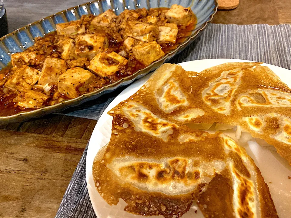 Snapdishの料理写真:2022/09/26 麻婆豆腐,羽付き餃子@N|ミィミィさん