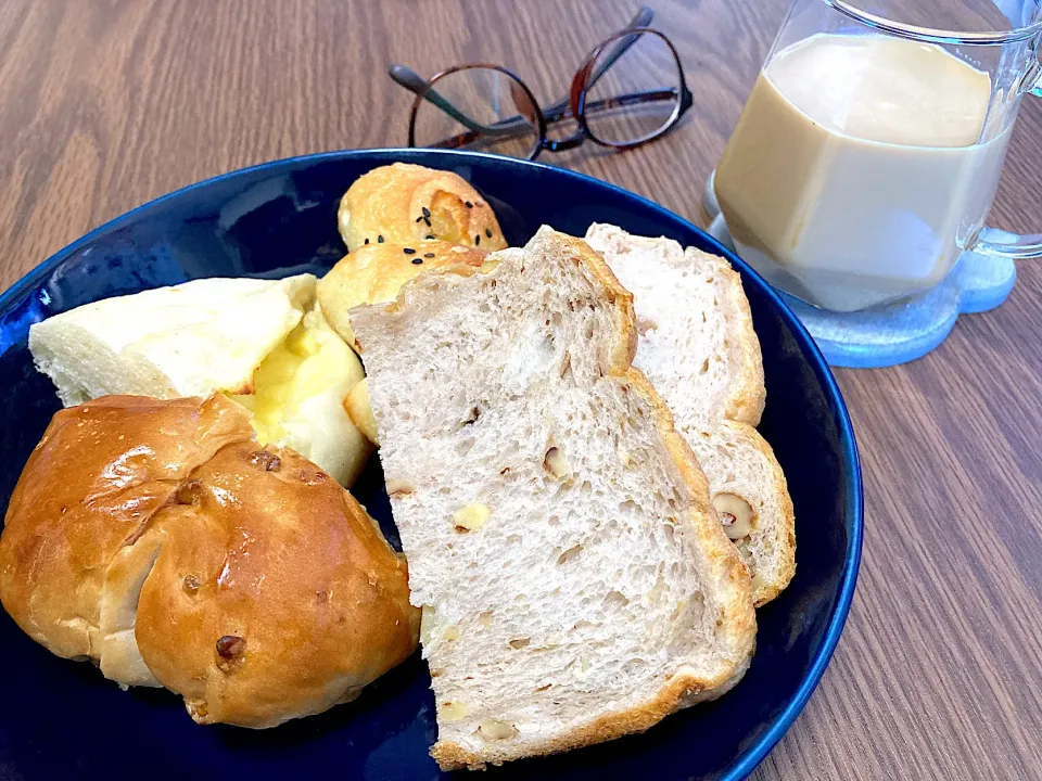 Snapdishの料理写真:豆腐食パン　パイナップルとくるみ入り|inoさん