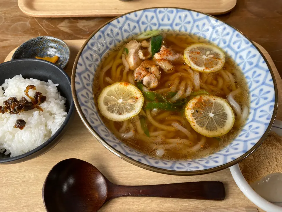 Snapdishの料理写真:レモン香るとりなんばうどん🍋|buhizouさん