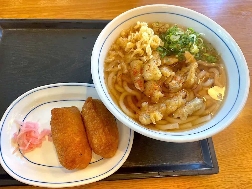 ウエスト ごぼう天うどん　いなり|コージ💫さん