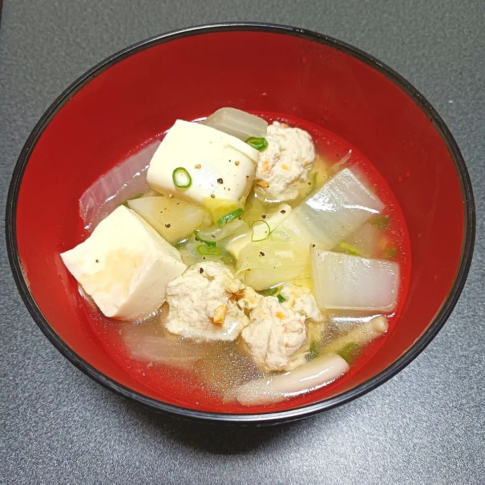 料理に使える絹と鶏団子のスープ|jun(・x・)さん