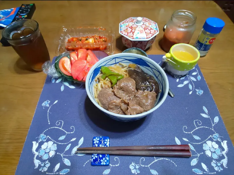 肉野菜炒め丼(夕飯)|enarinさん