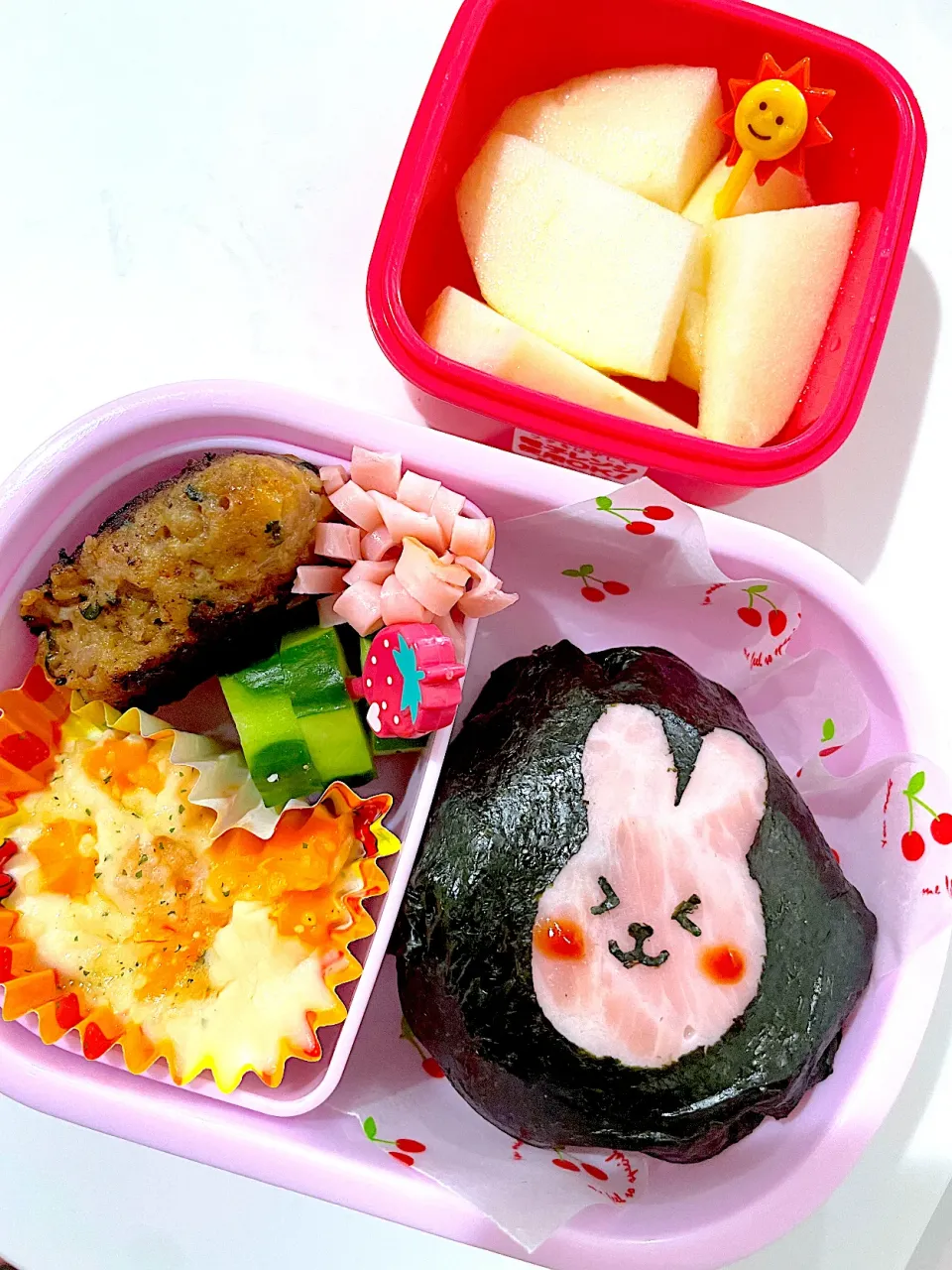 年中弁当🍱カルシウムおにぎり|mari＊yuakitoさん