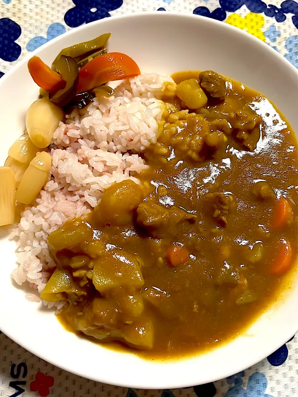 牛すじカレー🍛|4jinoanataさん