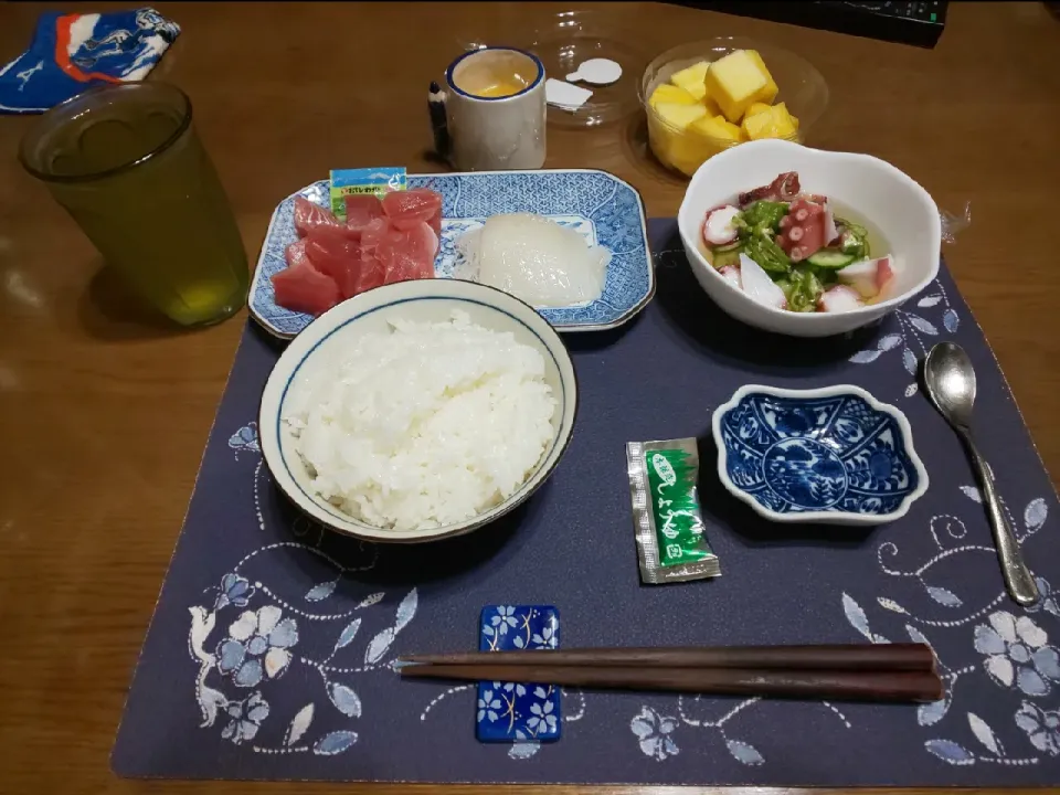 きはだまぐろのぶつ切りと切り落とし&酢の物とデザート(夕飯)|enarinさん