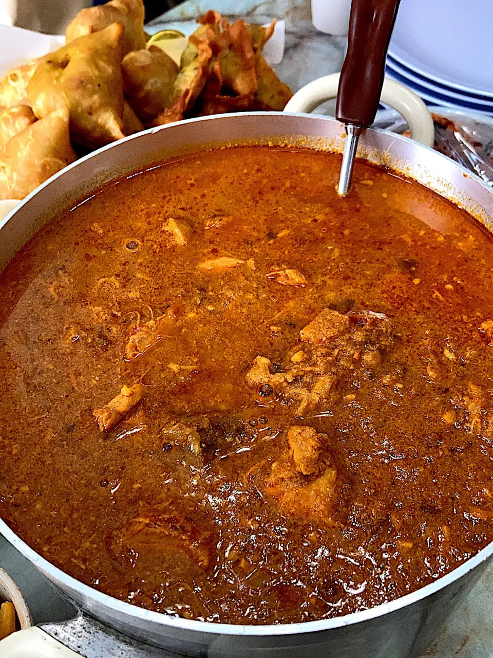 Snapdishの料理写真:カレーパーティー🍛にお呼ばれしました🥔🐓|ジュンコ バイヤーさん