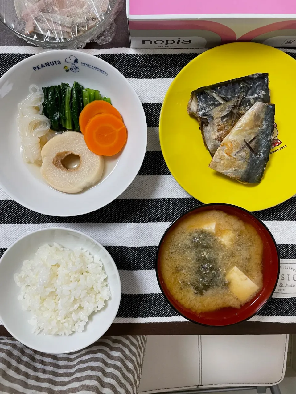 さばの塩焼き、煮物、豆腐ととろろみそ汁|コンポタマさん