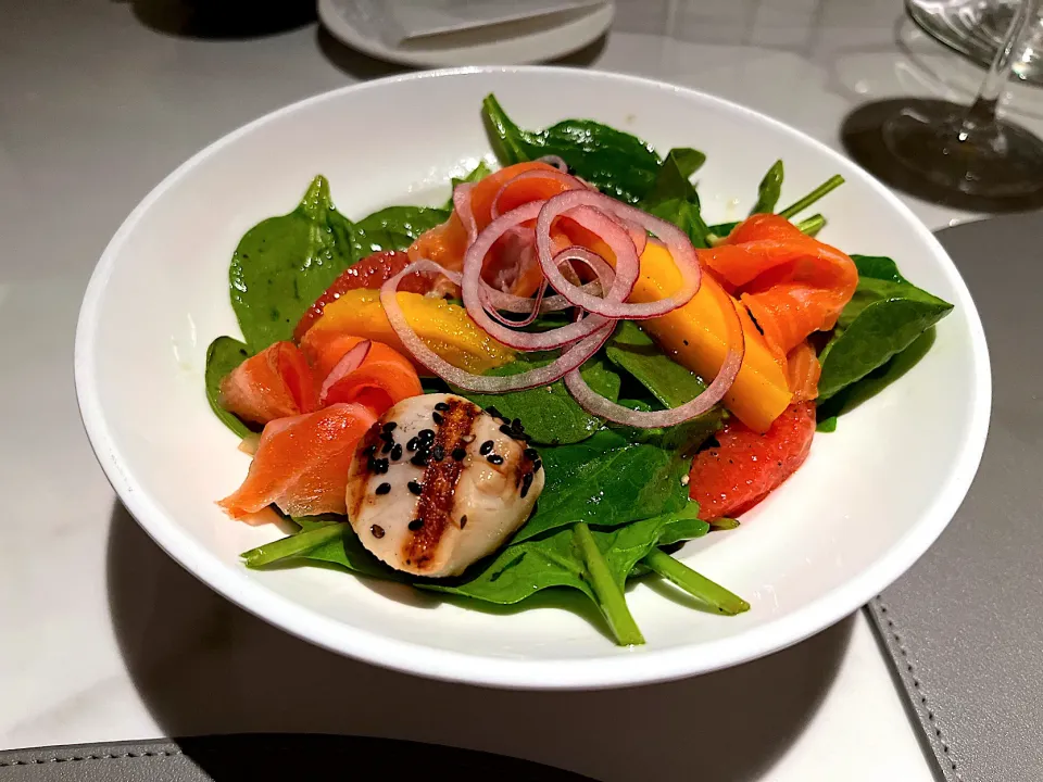 Scallops and smoked salmon salad|skyblueさん