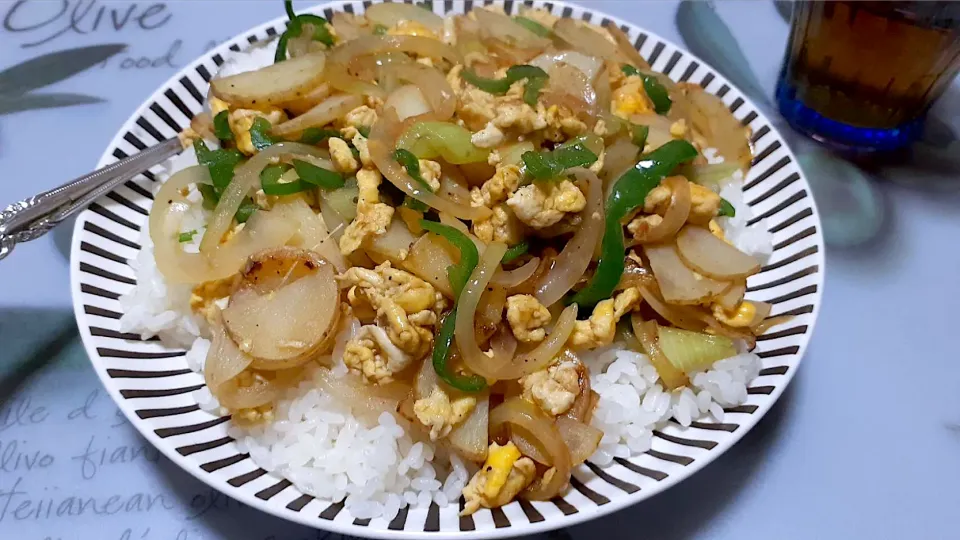 今日の晩ごはんは野菜炒め丼|なおっちさん