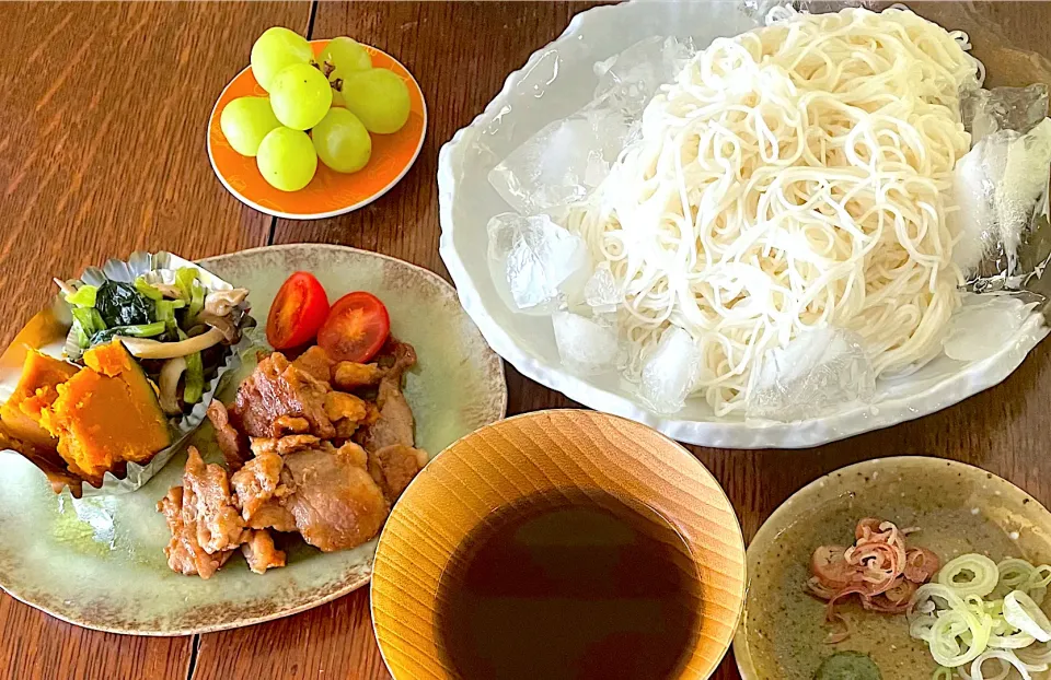 ランチ♯今シーズン最後のそうめん♯生姜焼き♯かぼちゃ煮|小松菜さん