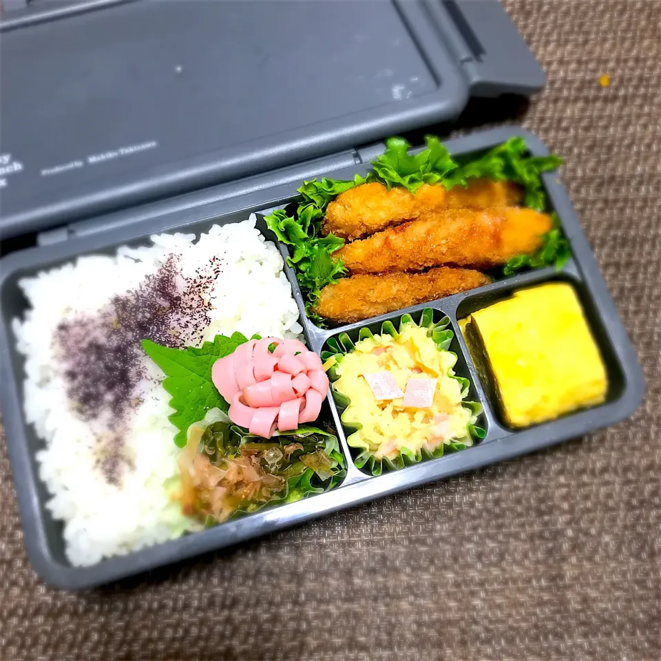 SJK弁当🍱〜イワシフライ梅ポン酢・玉子焼き・ポテサラ・つるむらさきマヨポン・花ハム|華恋さん