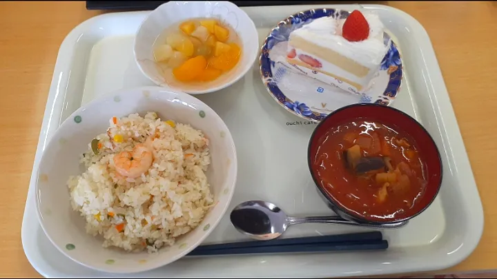 木曜日の昼食はケーキ付き|昼食さん