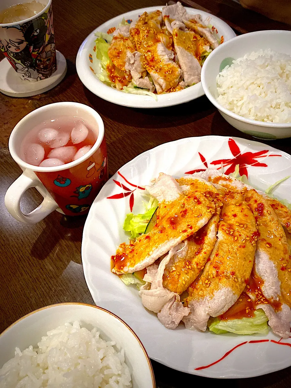 Snapdishの料理写真:豚しゃぶサラダ　紫蘇ジュース　麦茶|ch＊K*∀o(^^*)♪さん