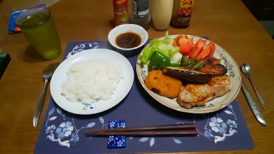 ポークステーキと野菜のフライパン焼き(夕飯)|enarinさん