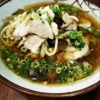 朝ラーメン👌グ〜です😀🍵