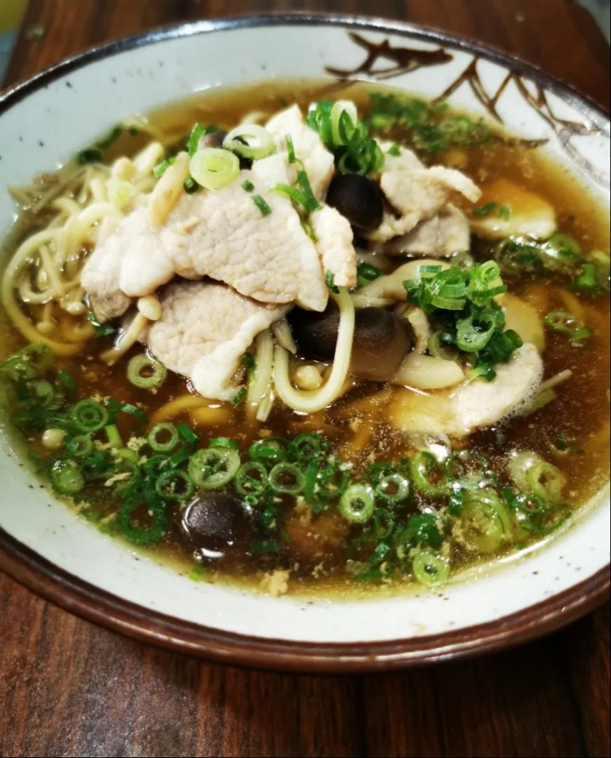 朝ラーメン👌グ〜です😀🍵|ペンギンさん