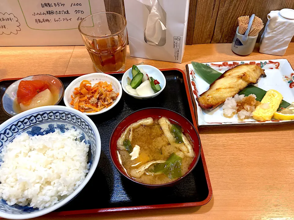 Snapdishの料理写真:目鯛西京焼定食@わさび(月島)|yoooochanさん