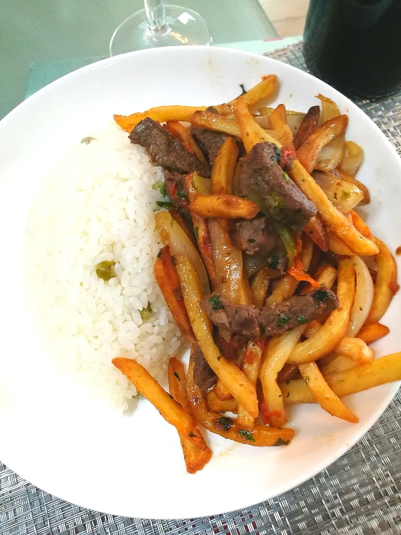 Lomo Saltado - Perú|Juan Yabikuさん