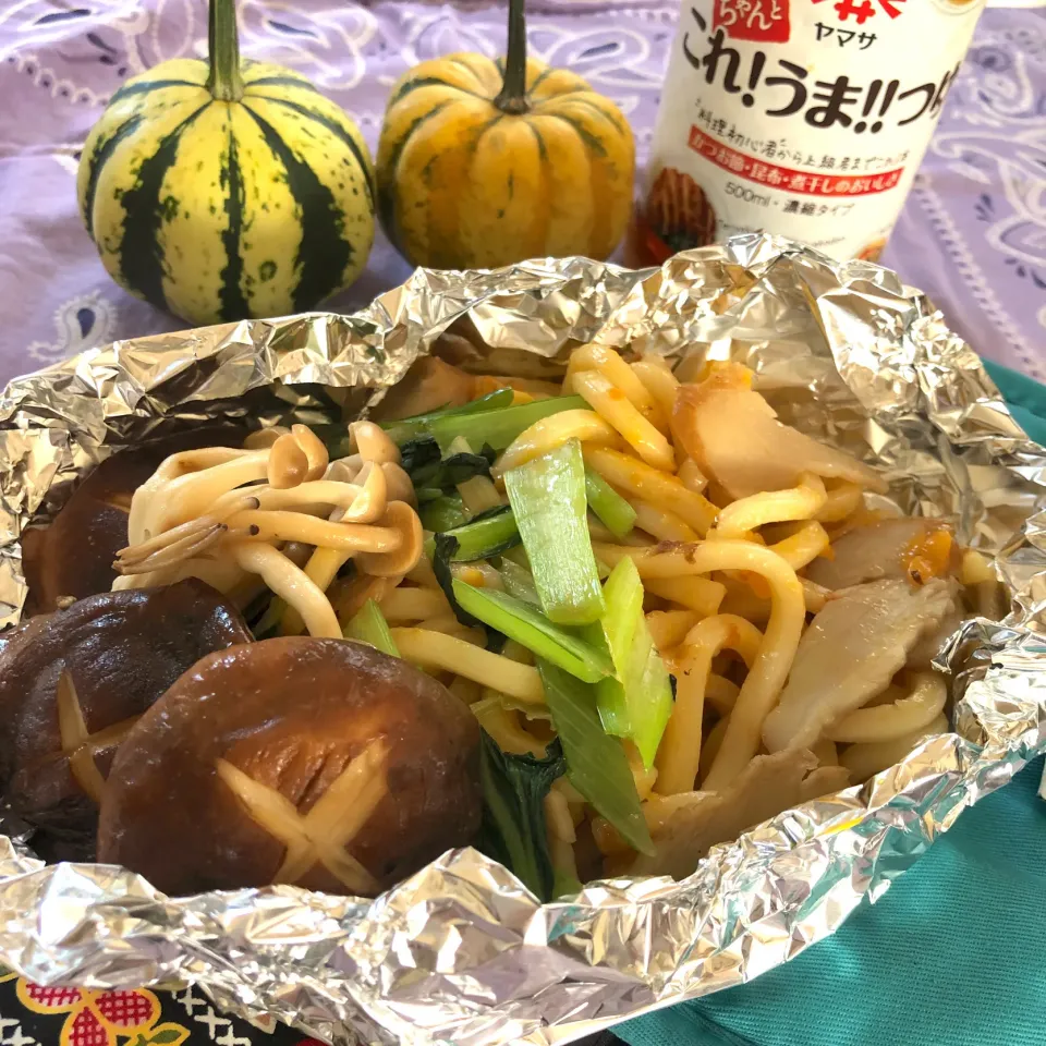 ホイル焼きで裏ごしかぼちゃととろけるチーズの焼きうどんカルボナーラ|さらっと🍀さん