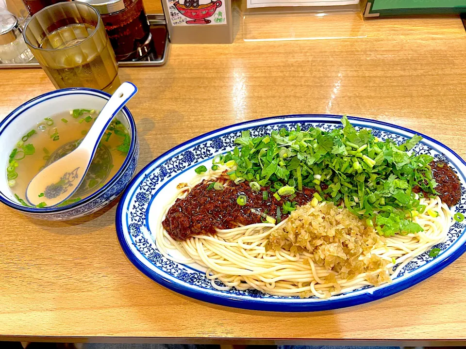 Snapdishの料理写真:牛肉拌麺　西北拉麺@東京.日本橋蛎殻町|shibazakiさん