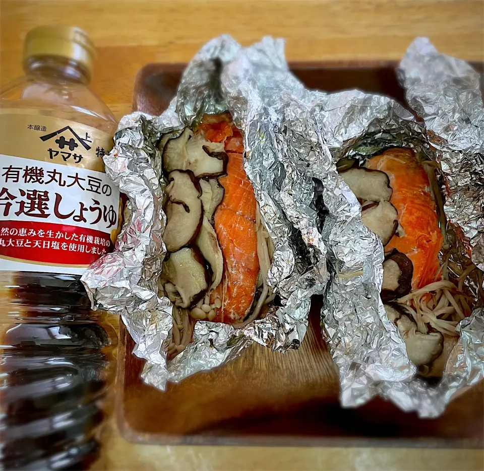 Snapdishの料理写真:鮭と椎茸のホイル焼き|パパ手料理さん