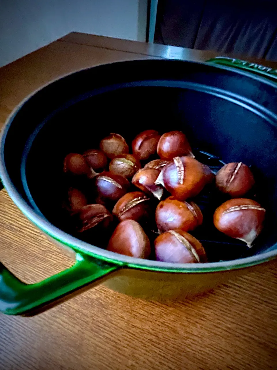 STAUBで蒸し栗🌰|かずぴょんさん