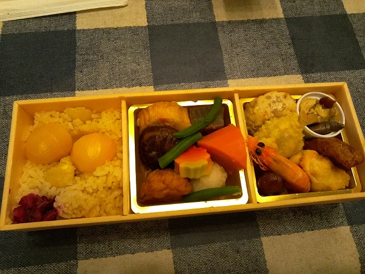 '22．10/1
今夜は茂蔵の本格懐石弁当😋|たえさん