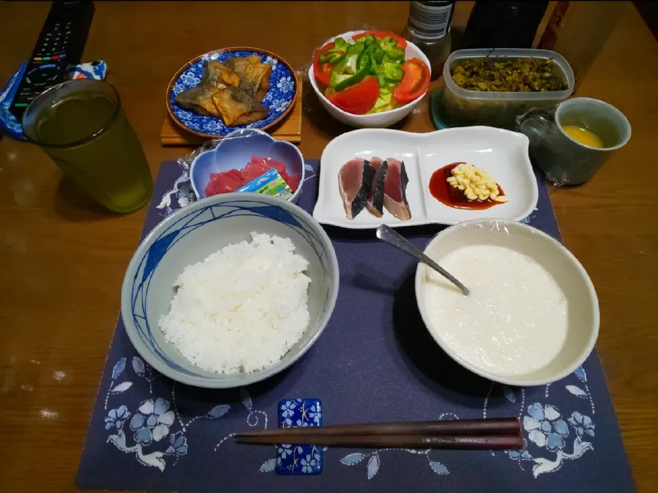 鮪とろろ飯と鰹のたたき(夕飯)|enarinさん