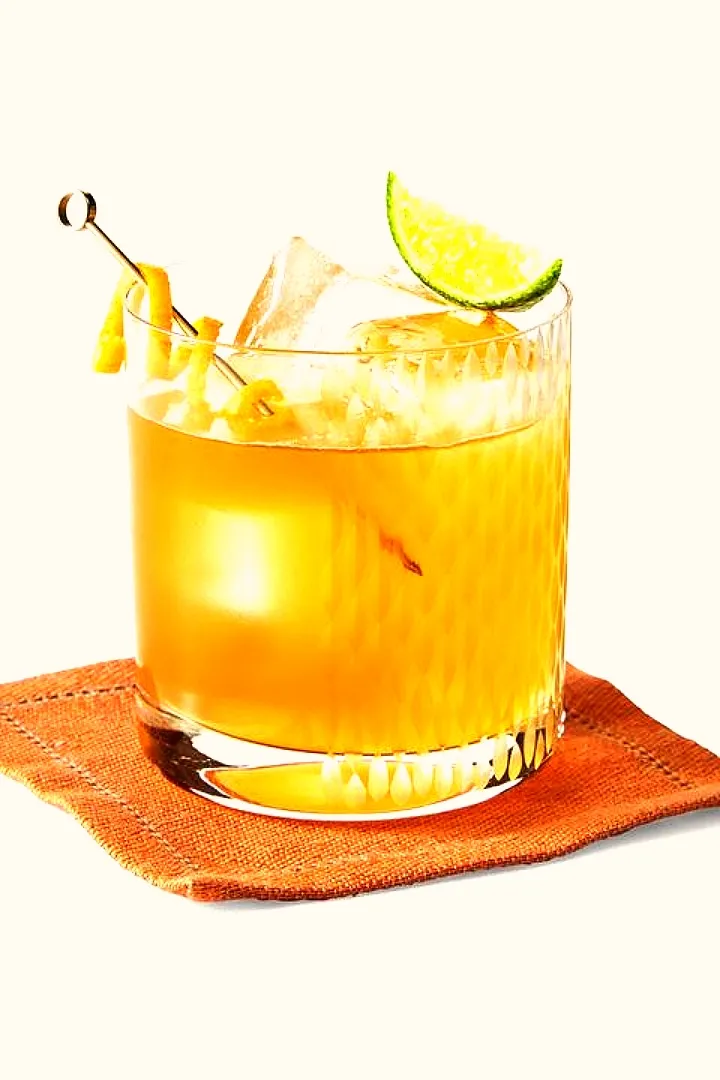 Maple Whiskey Sour|Iris Helena Stephensonさん