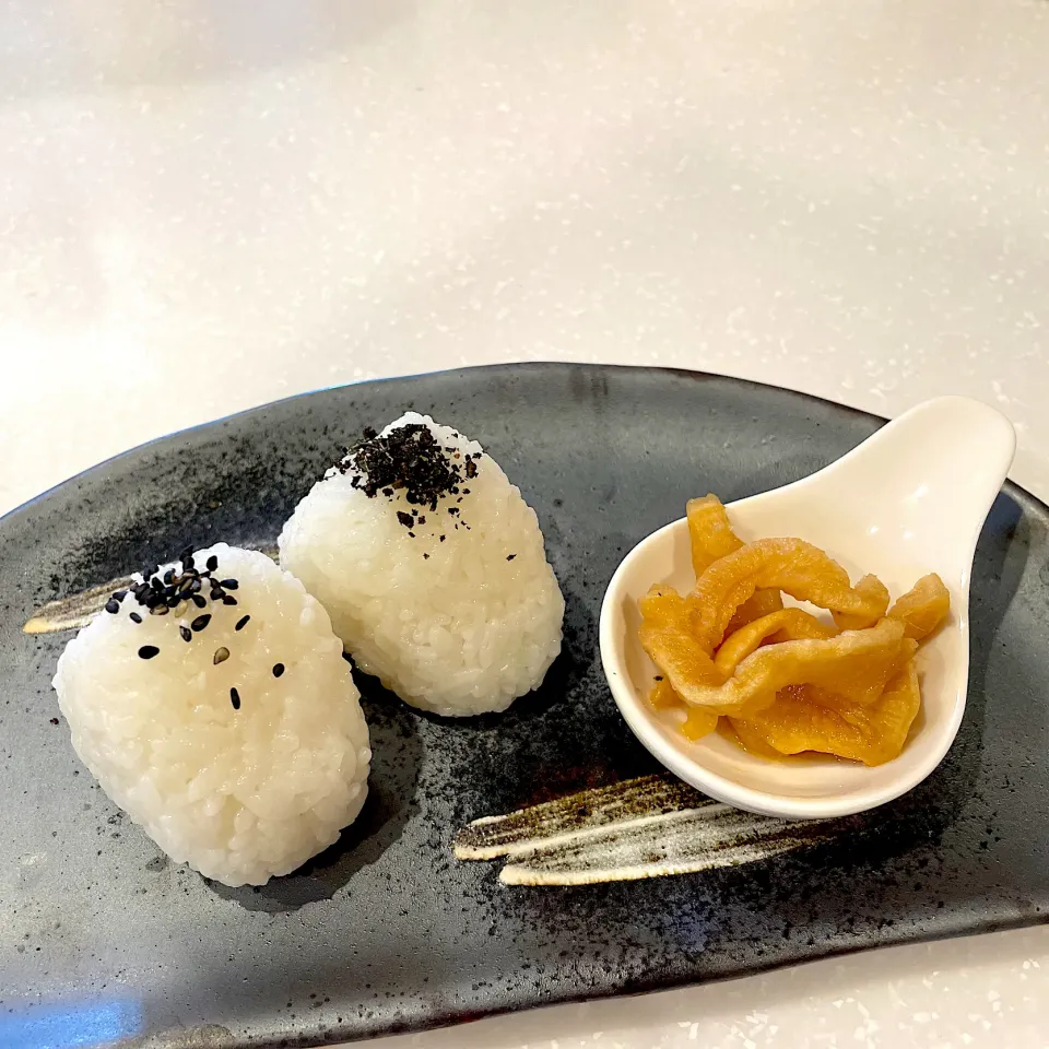 Snapdishの料理写真:酢むすび🍙|みぃこさん