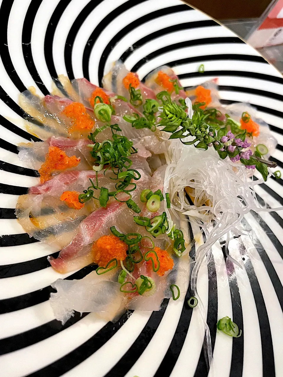 Snapdishの料理写真:tai sashimi|hweeyhさん