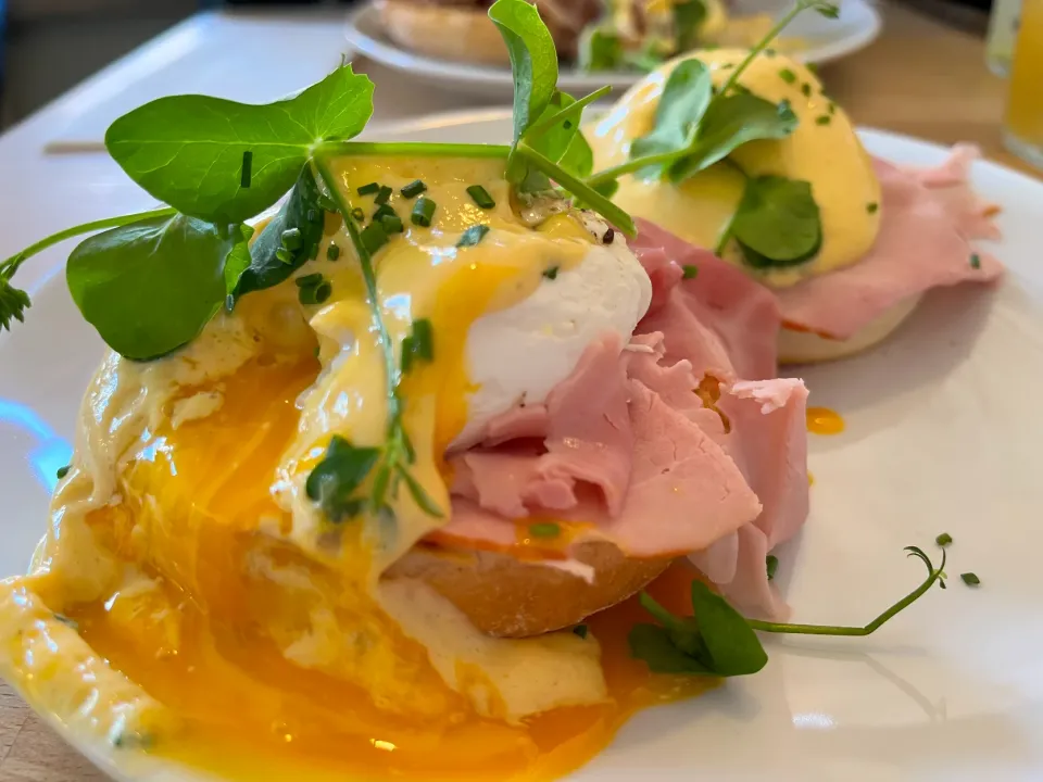 Snapdishの料理写真:Eggs Benedict🍳|女神さん