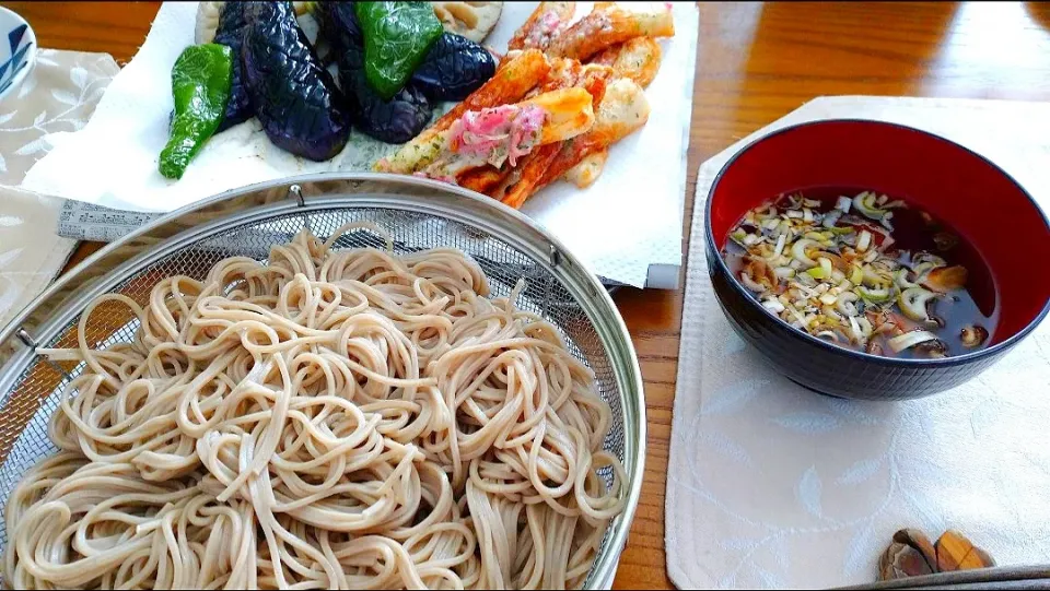 Snapdishの料理写真:10/2のお昼ごはん
ざる蕎麦と野菜天など|卯月さん