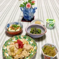 Snapdishの料理写真:grandmaの晩ごはん☆炊き込みご飯